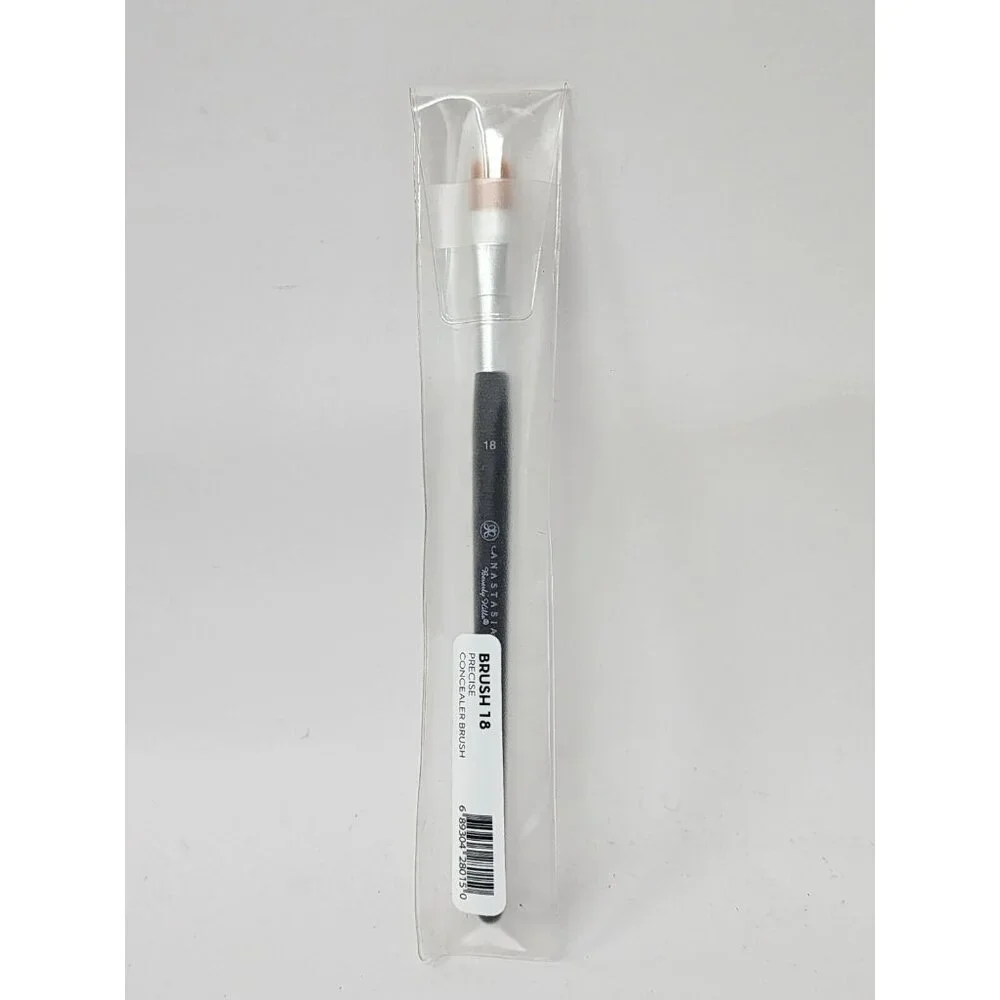 ABH Anastasia Beverly Hills Brush # 18 Precise Concealer Brush